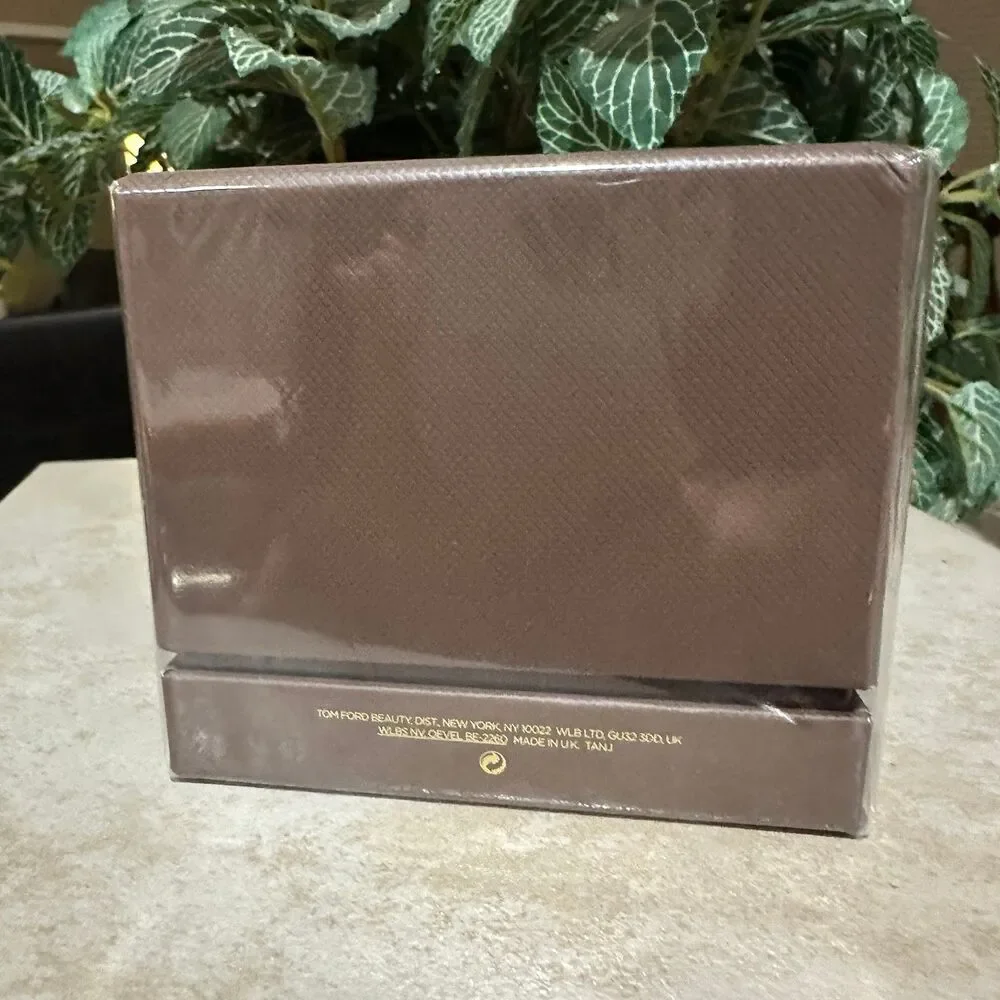 TOM FORD ÉBÈNE FUMÉ
CANDLE BOUGIE - Picture 4 of 6
